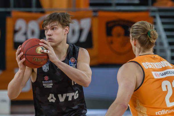 多阵容调整 多阵容调整